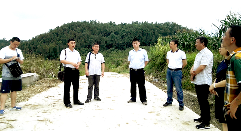 李.jpg